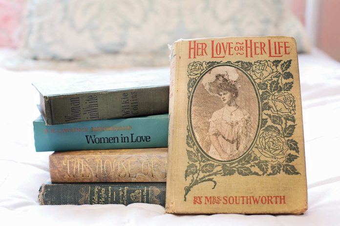 pila di libri sulle donne della storia